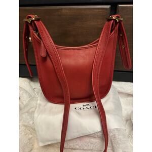 Coach Gorgeous RED Crescent Vintage Janice glove tanned leather 90s USA